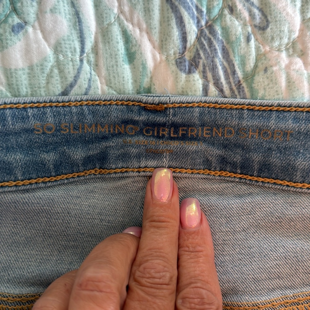 Chicos size 16 or size 3 in Chicos. Denim light wash fringed short - Picture 2 of 5